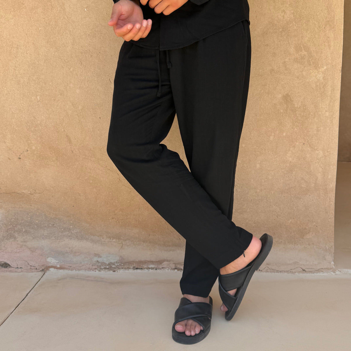 Capri Men's Linen Trousers, alternate angle 9