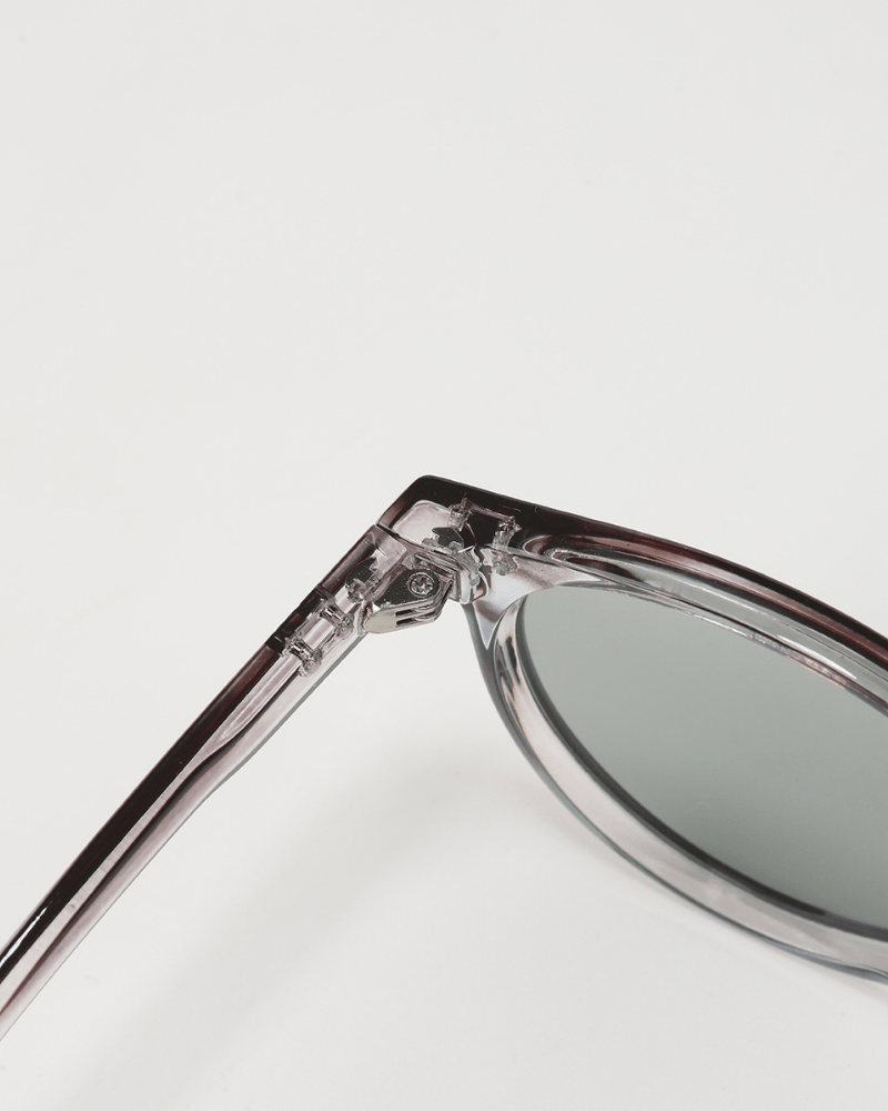 Men's Old Money Polarised Sunglasses, alternate angle 4